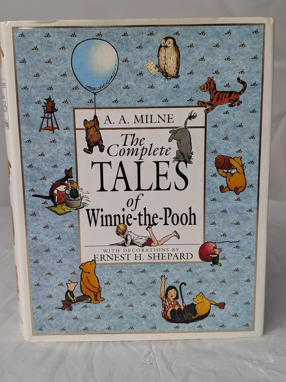 The Complete Tales Of Winnie The Pooh Hardcover Book 1994 Vintage A.A. Milne